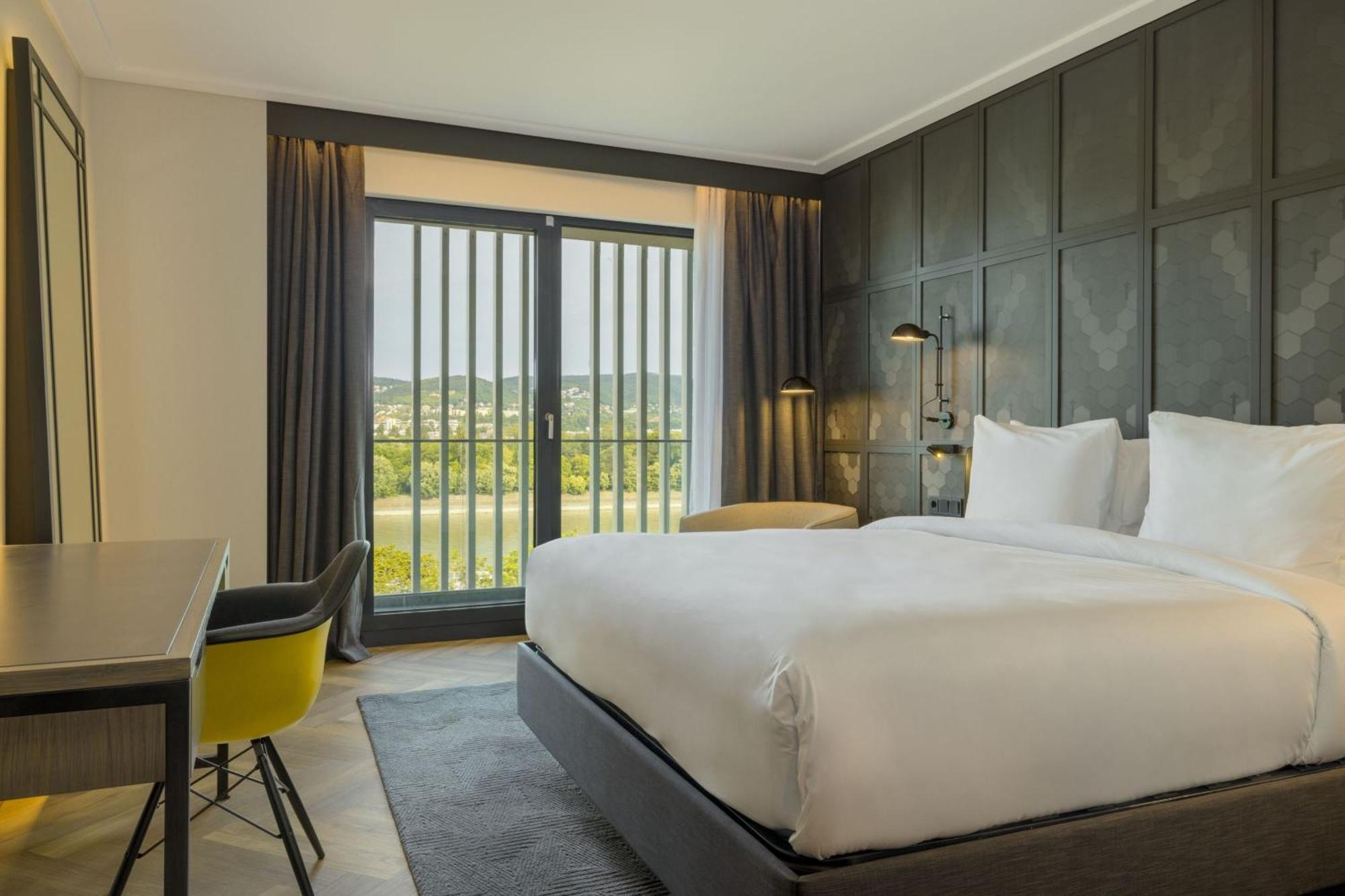 Four Points By Sheraton Budapest Danube Exterior foto