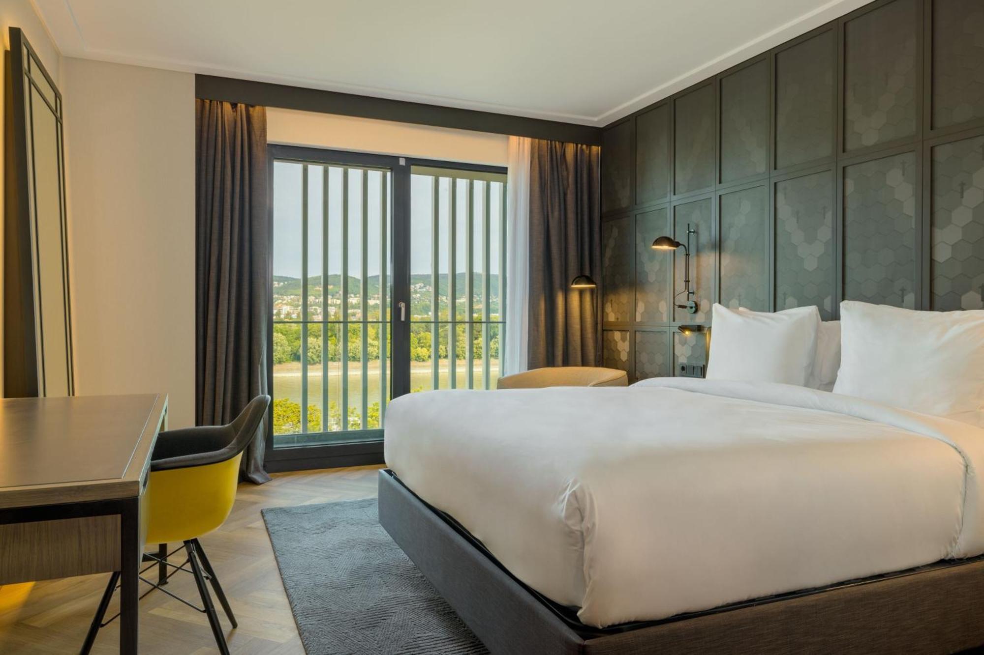 Four Points By Sheraton Budapest Danube Exterior foto